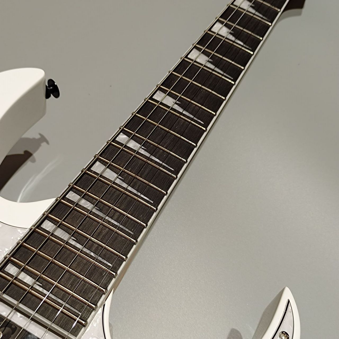 Ibanez RGV250 WH ホワイト エレキギター ストラトキャスタータイプ