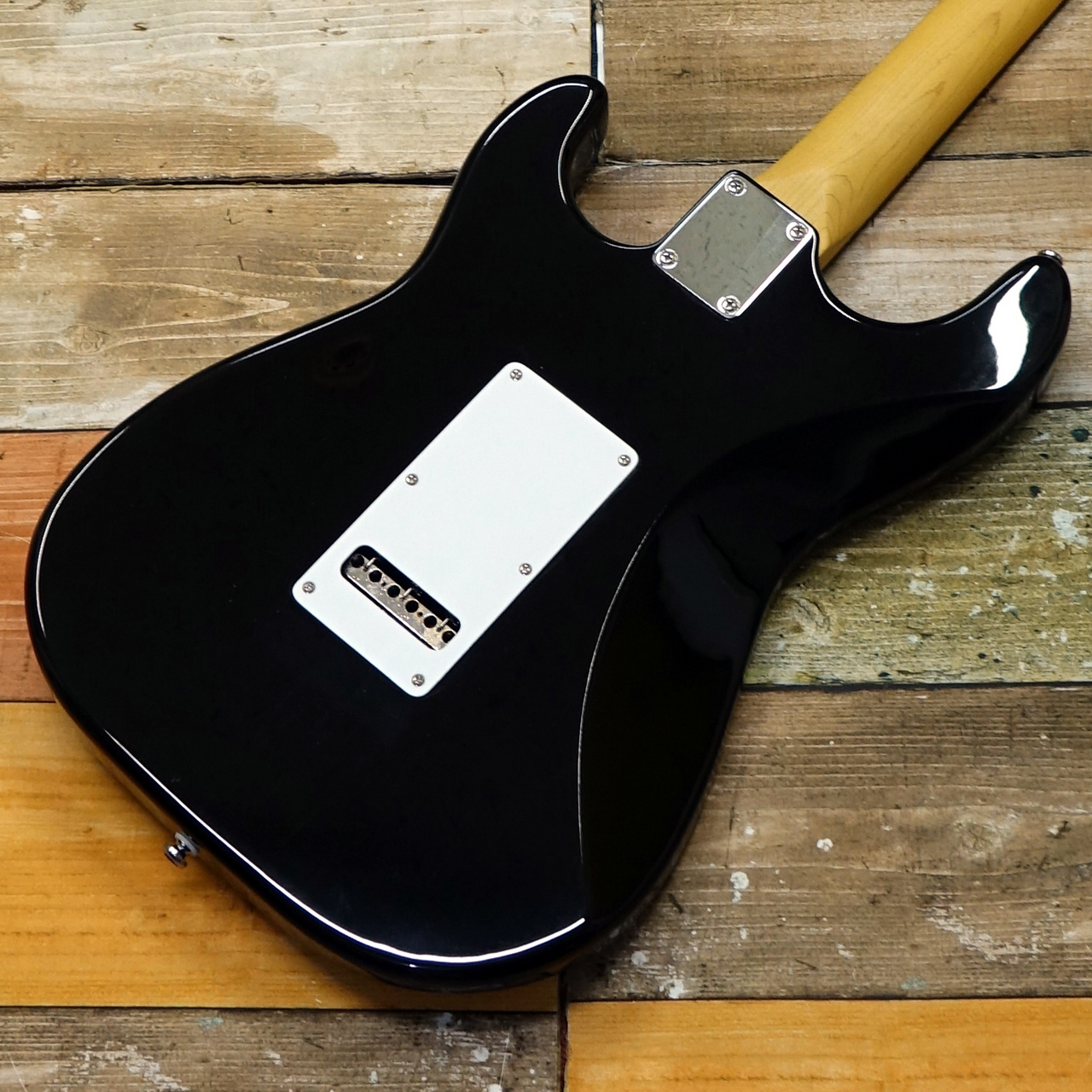 G&L Tribute Series Legacy 3TS (3トーンサンバースト)（新品）【楽器