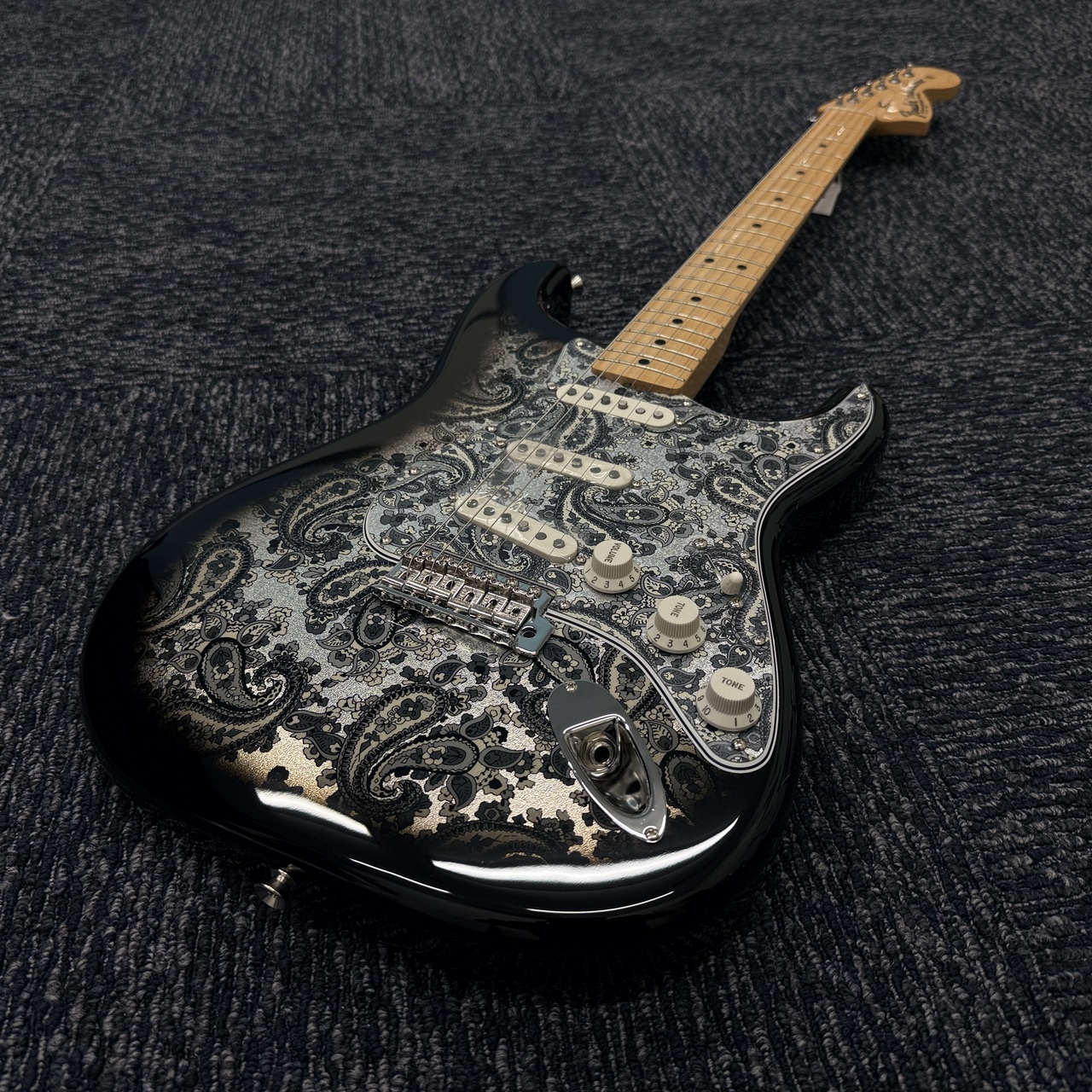 Fender Fender Made in Japan Limited Stratocaster Black Paisley