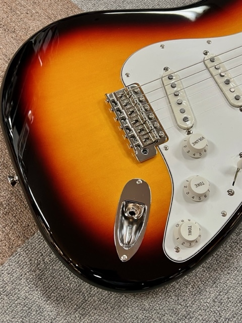 Fender Made in Japan Traditional Late 60s Stratocaster, Rosewood  Fingerboard, 3-Color Sunburst（新品）【楽器検索デジマート】