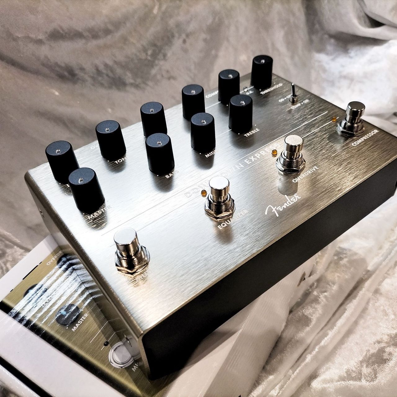 最低価格の Bass Express Downtown Fender Multi-Effect ベース用 Pedal ベース
