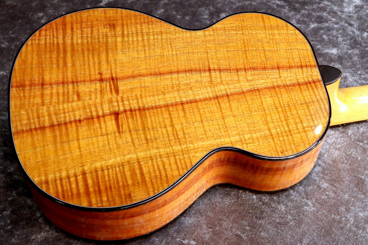 Kamaka HF-3D2 【110th Anniversary仕様】#260170【テナー】【均整の