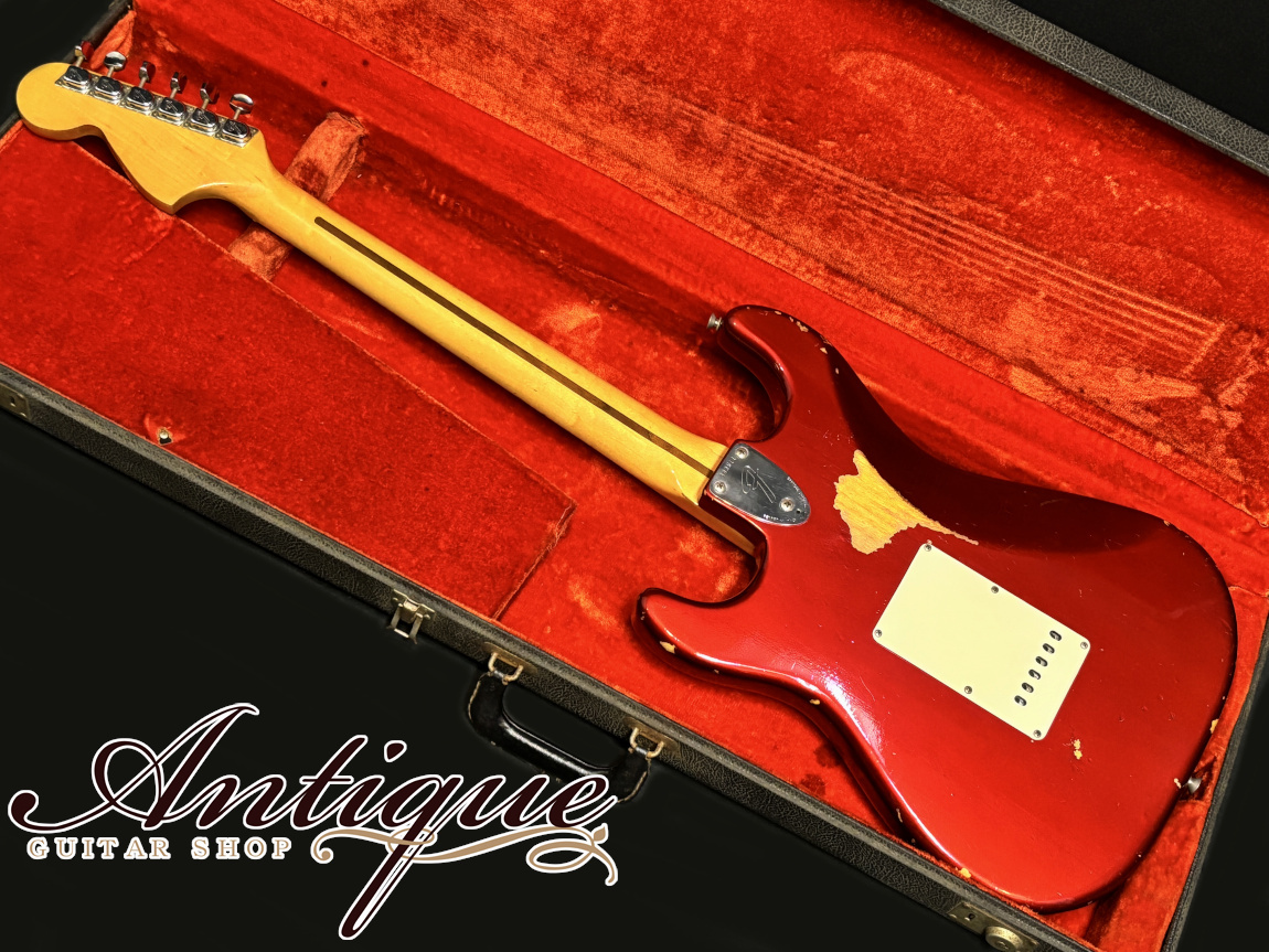 Fender Stratocaster 1972 Candy Apple Red/Gold Undercoat Hi