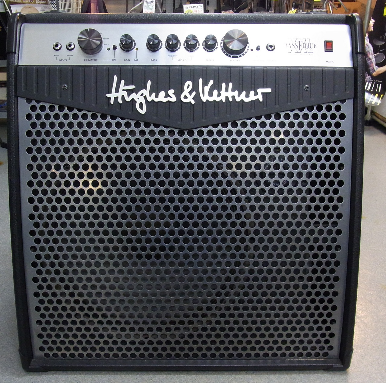 Hughes&Kettner BASS FORCE XXL COMBO（新品特価）【楽器検索デジマート】