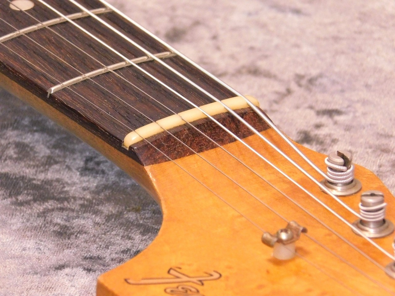 Fender Mustang '66（ビンテージ）【楽器検索デジマート】