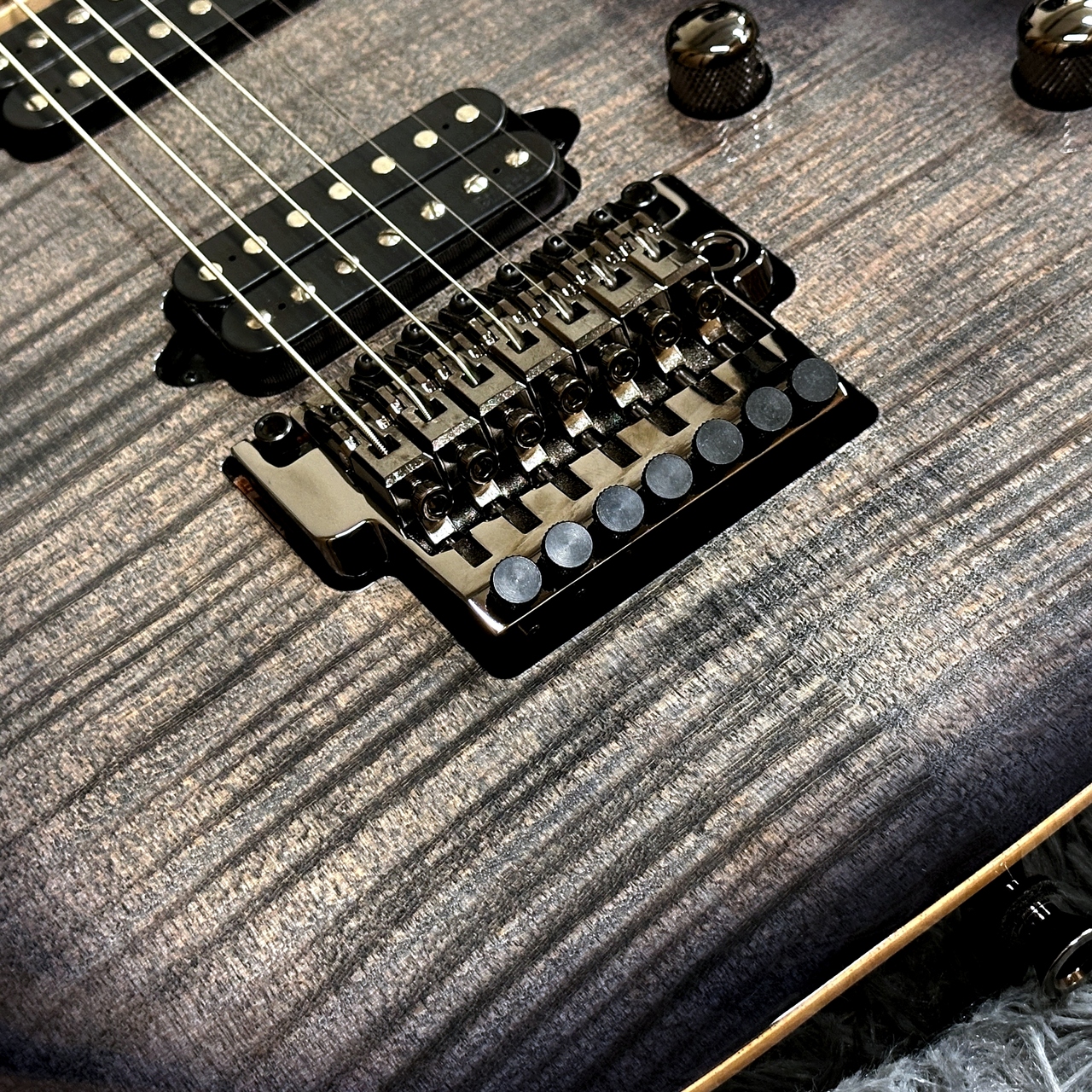 Ibanez RG8527 jcustom 7弦　ハードケース付き Ibanez RG8527 jcustom 7弦 ハードケース付き Amazon.com