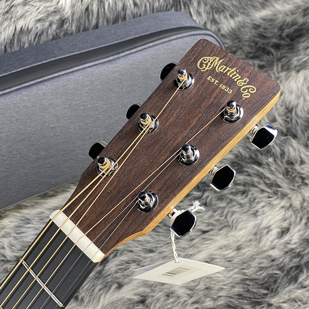 【美品】Martin 000-10E 中古 アコギ 付属品あり Martin マーチン 000-10E アコースティックギター エレアコ 送料
