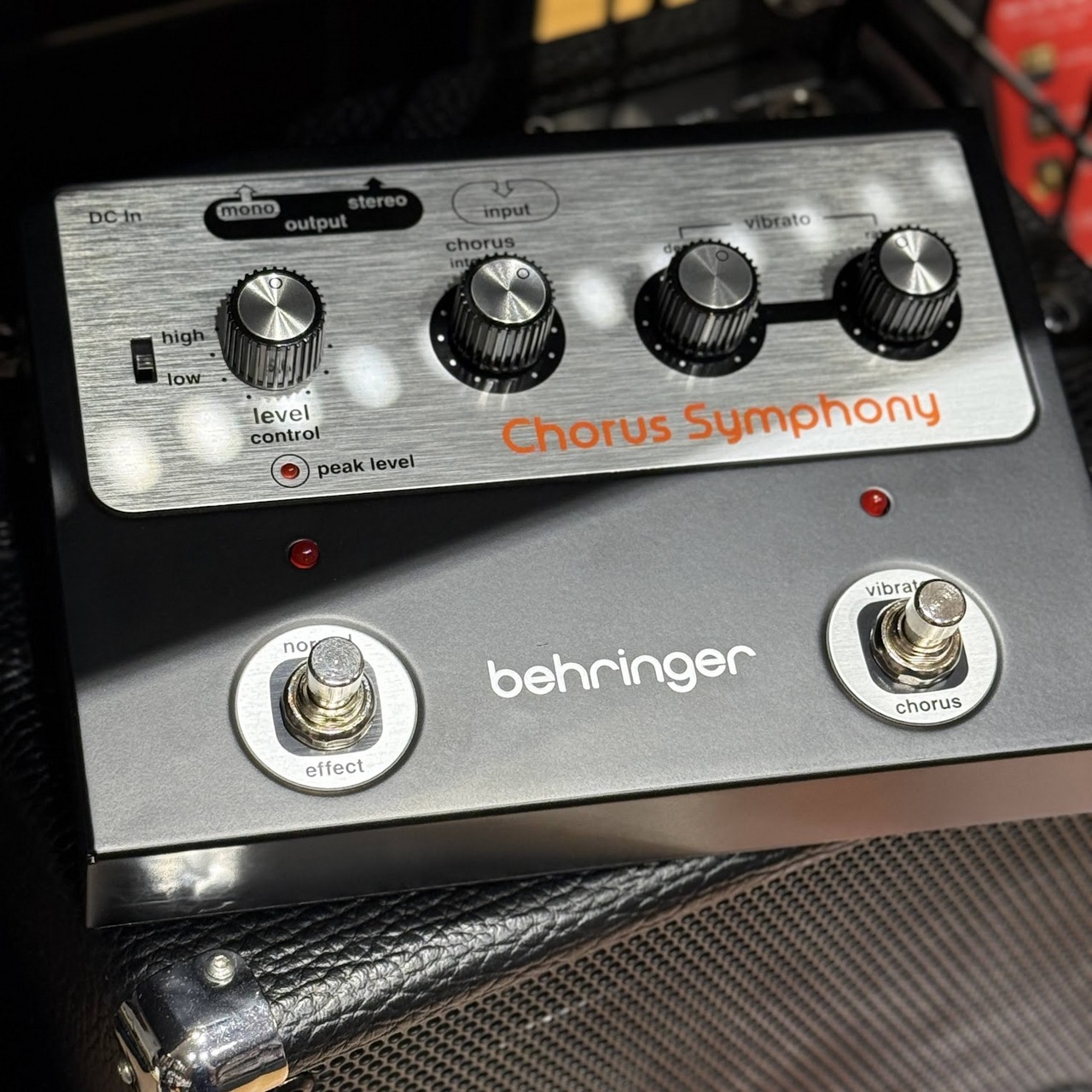 BEHRINGER CHORUS SYMPHONY 【現物写真】（新品/送料無料）【楽器検索