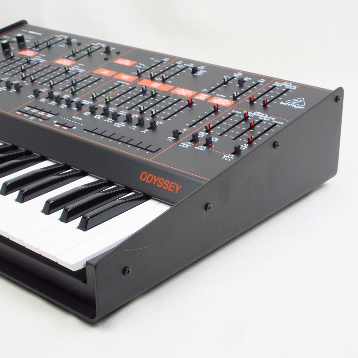 BEHRINGER ODYSSEY 