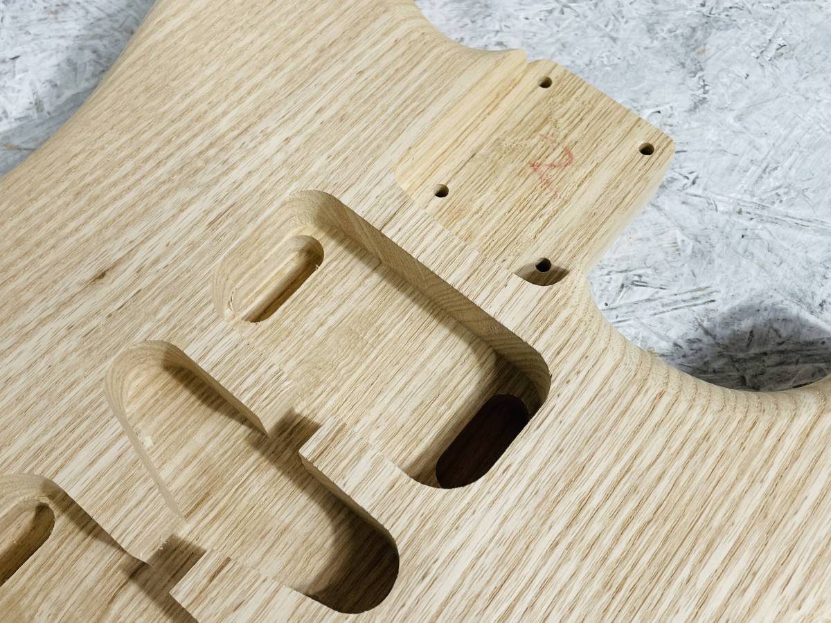 メーカー不明 ストラトキャスターボディー（中古/送料無料）【楽器検索