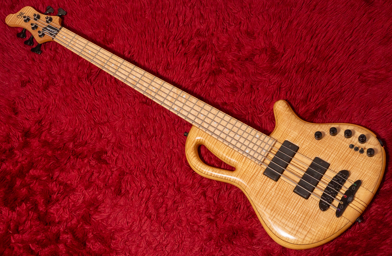 ベース Mayones Comodous Classic 5ST This is Mayones Comodous Classic 5-string Electric Bass. Mayones