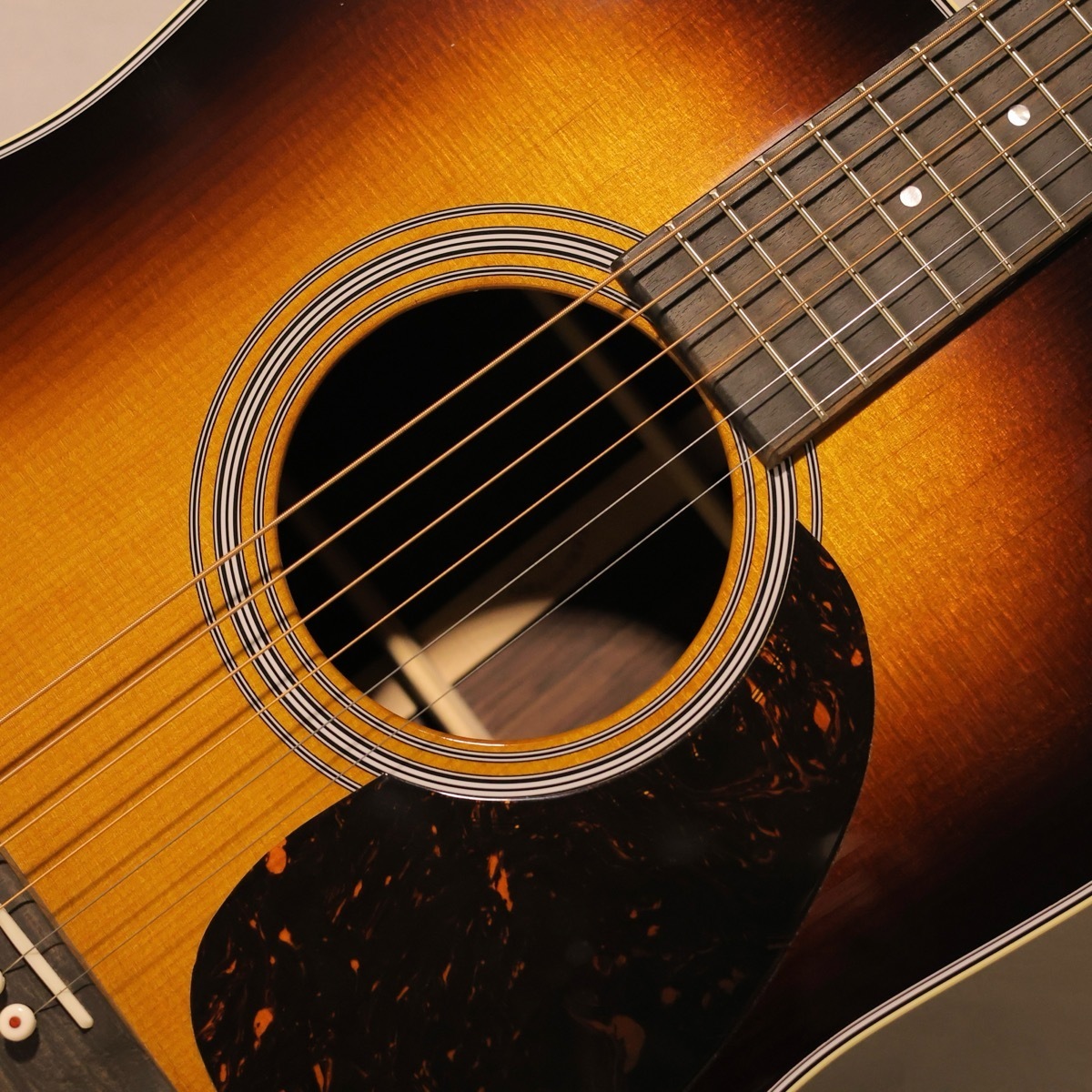 Martin 【特典あり!】D-28 Standard Sunburst #2957849【サンバースト