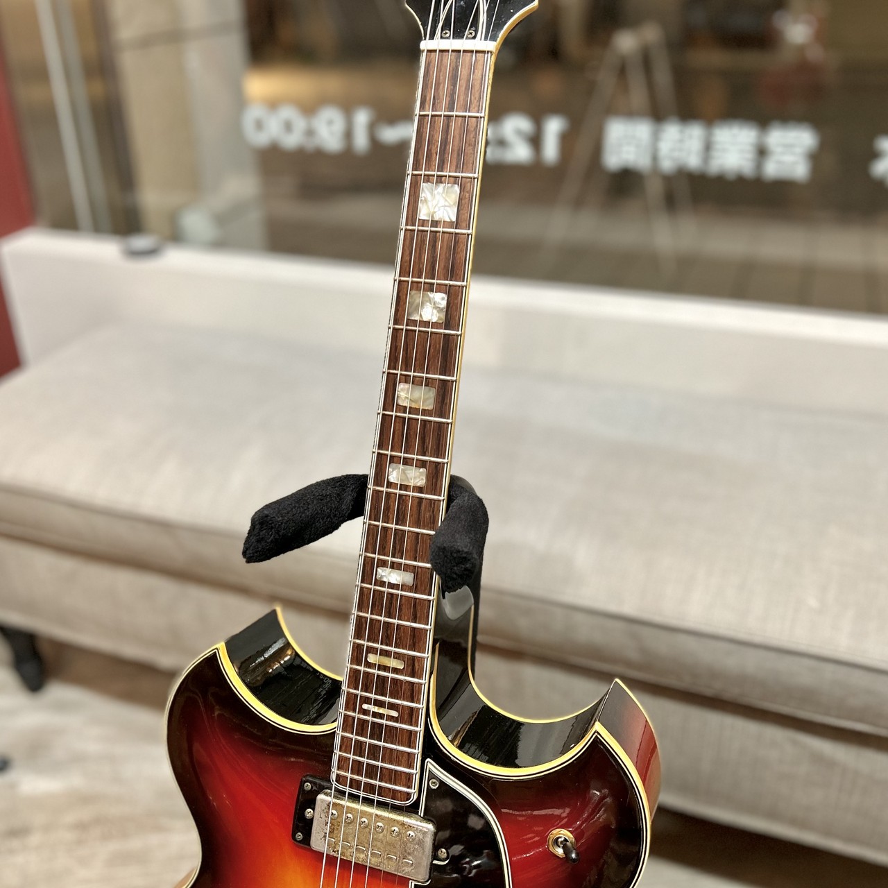 Conrad Model 40185 Barney Kessel Type（ビンテージ）【楽器検索