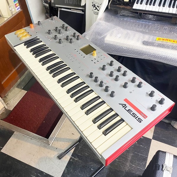 Alesis ion シンセサイザー 49鍵盤　ハードケース付き 動作確認済み。 ALESIS Ion（中古）【楽器検索デジマート】