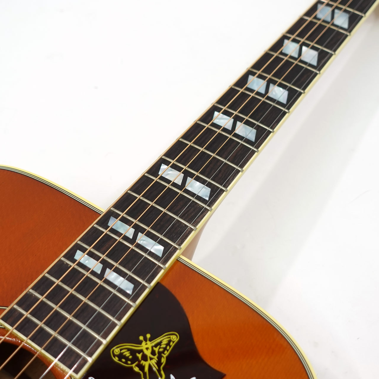 Humming Bird Type　エレアコギター Epiphone HUMMINGBIRD AGED CHERRY SUNBURST GLOSS ハミング
