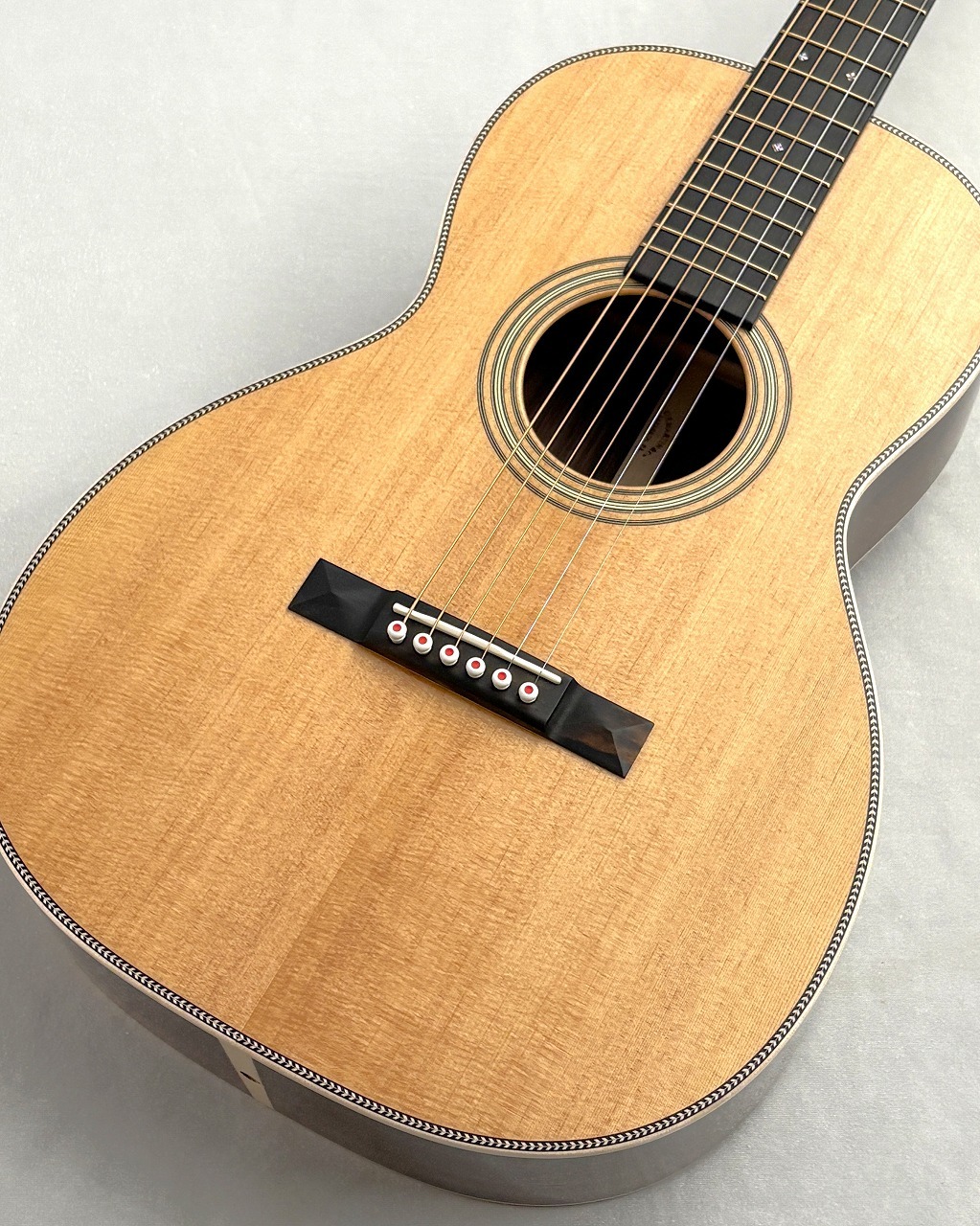 テトマス モデルNo.11 ヴィンテージアコースティックギター 価格（日本） Martin 00-12-28 Modern Deluxe #2889865【ヴィンテージサウンドの再現