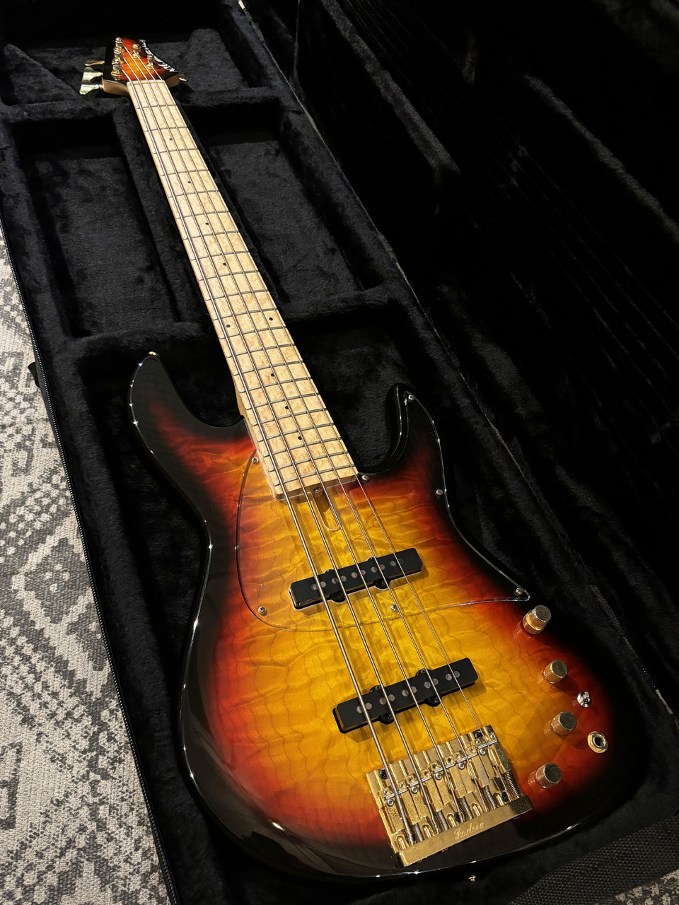 【大幅値下げ】Fodera NYC Empire 5 Strings70 Fodera NYC Empire 5 Strings Quilted Maple（中古）【楽器検索