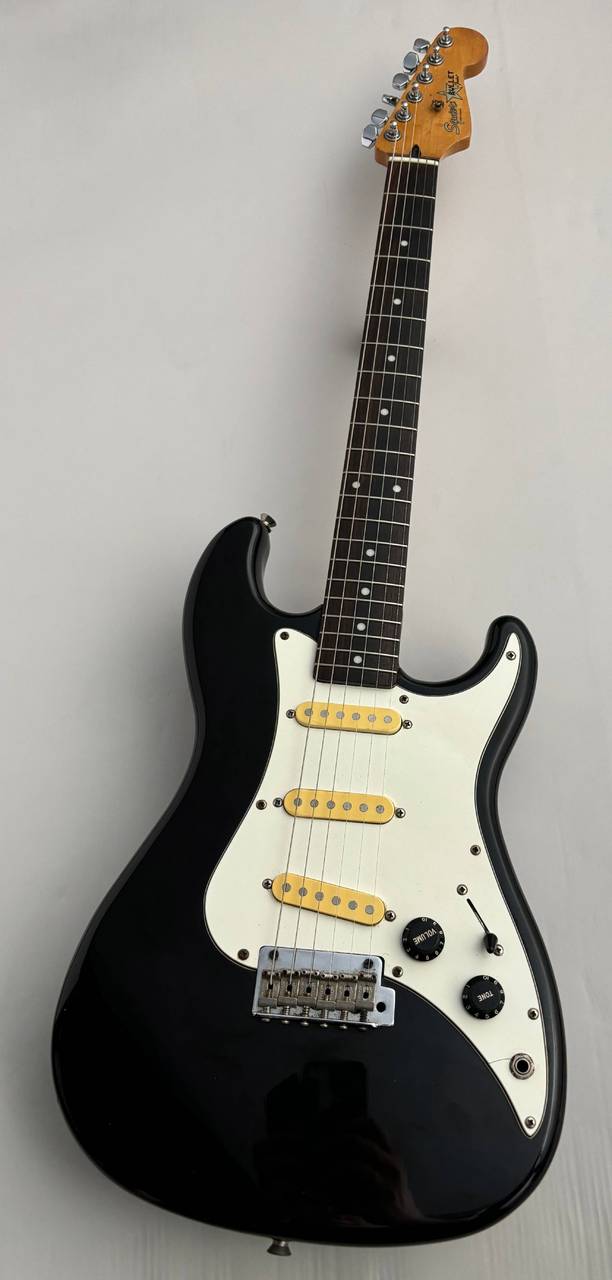 Squier by Fender Bullet 1 ~Black~ ≒3.33kg【E7シリアル】（ビンテージ）【楽器検索デジマート】