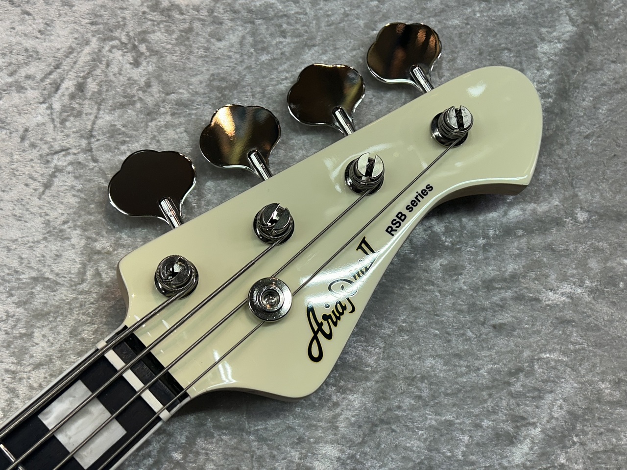 Aria Pro II RSB-800 (White)（新品/送料無料）【楽器検索デジマート】