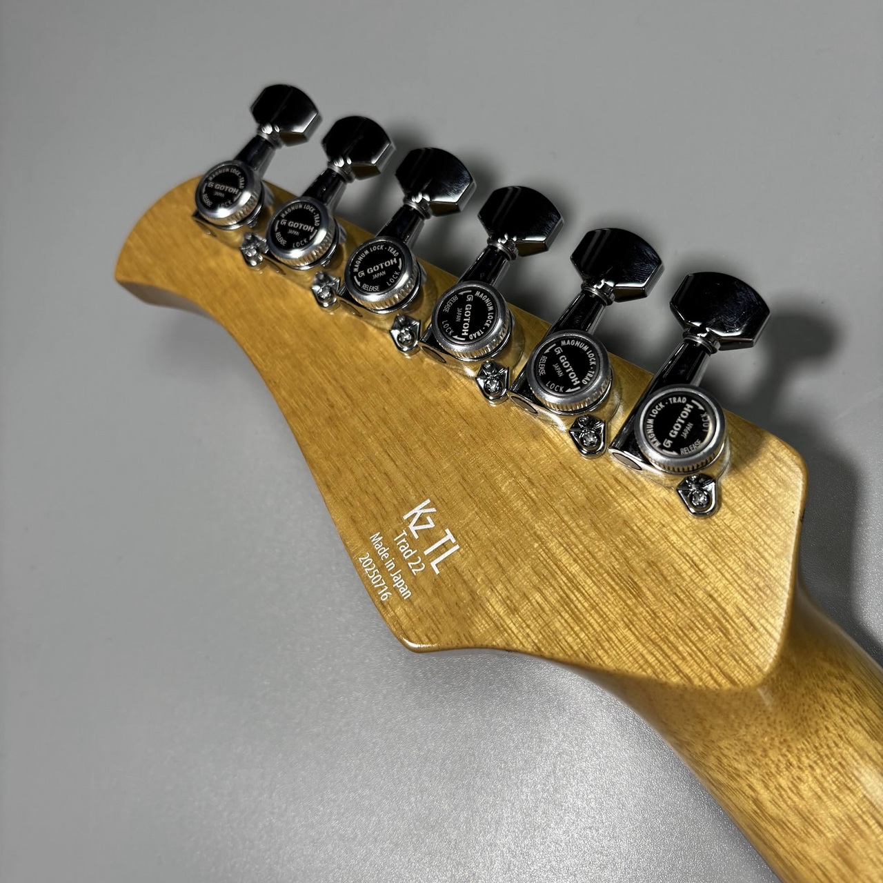 Kz Guitar Works 【当店オーダーモデル】Kz TL Trad 22 MHS3 Korina