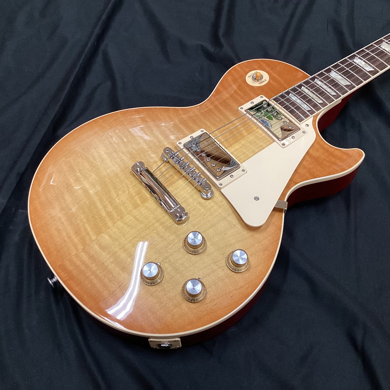 年老いた骨齧り　ボーダーレス　foil 英語版 エレキギター レスポールタイプ Maison LP-28 VOX PATHFINDER10