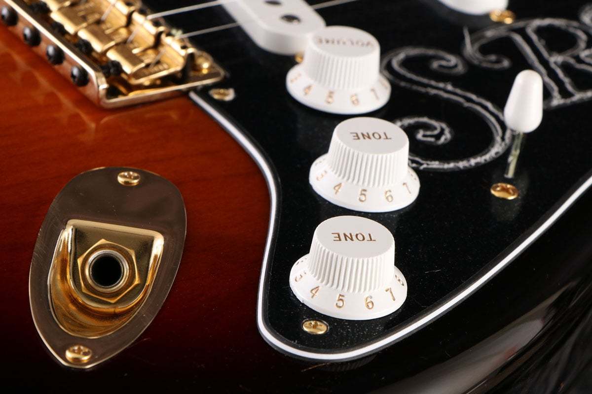 7/6まで限定価格激レア！Fender USA SRV初年度　ストラトキャスター Yahoo!オークション - 【初年度】1992年製 Fender USA SRV