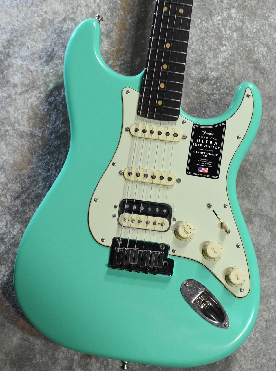 Fender AMERICAN ULTRA LUXE '60s STRATOCASTER HSS Sea Foam