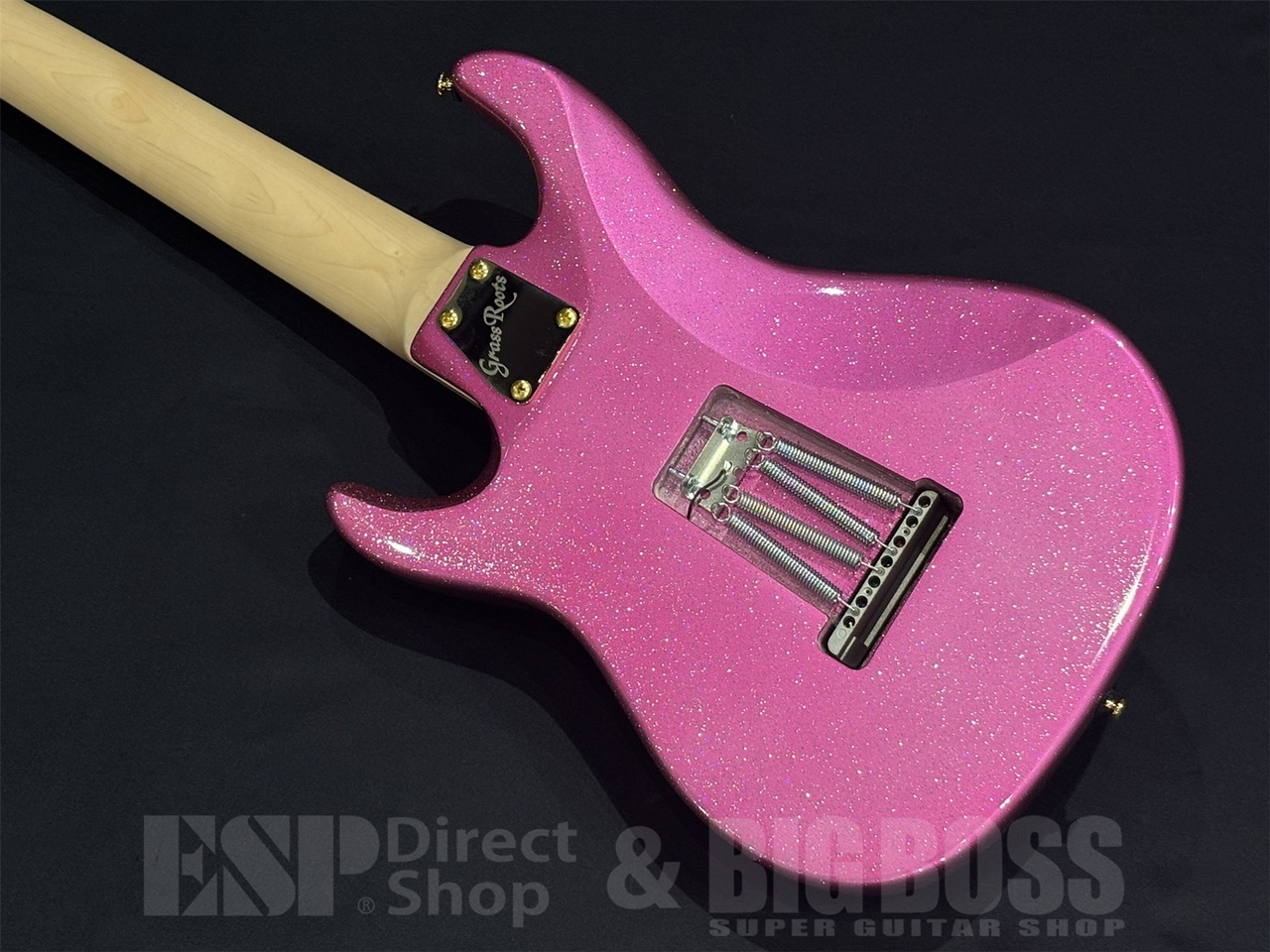 ピンクレッド ストラト形状 ギター Ken Stratocaster® Galaxy Red シグネイチャーモデル入荷しま
