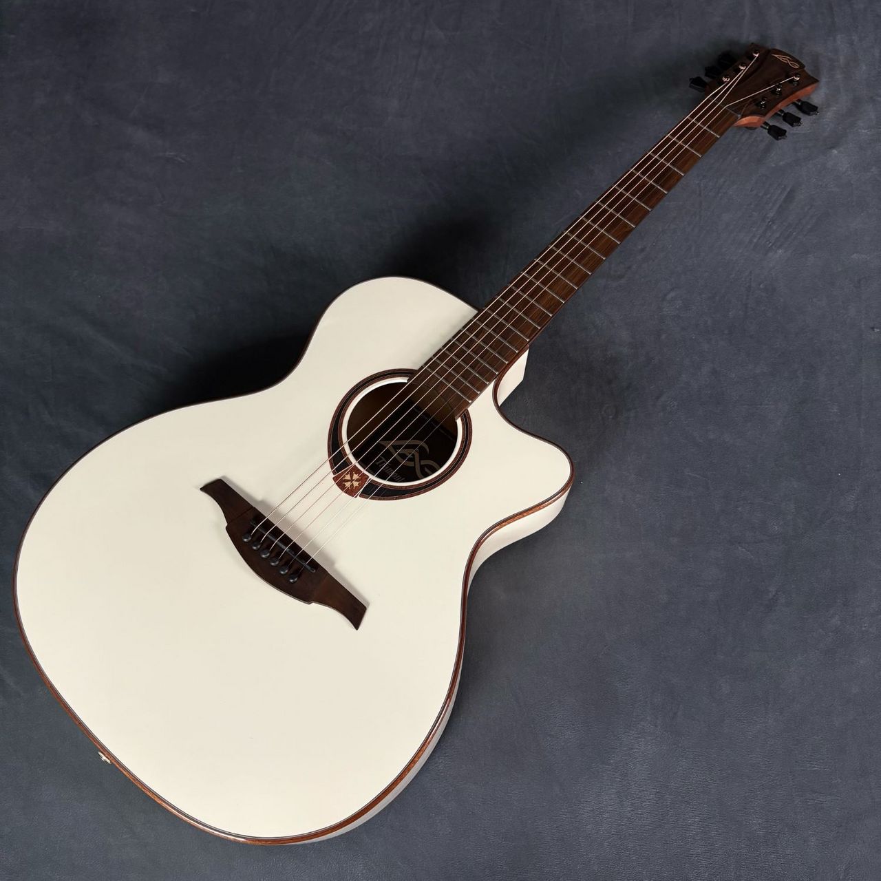 LAG T118ASCE IVO エレアコギター アイボリーTRAMONTANE 118（新品特価