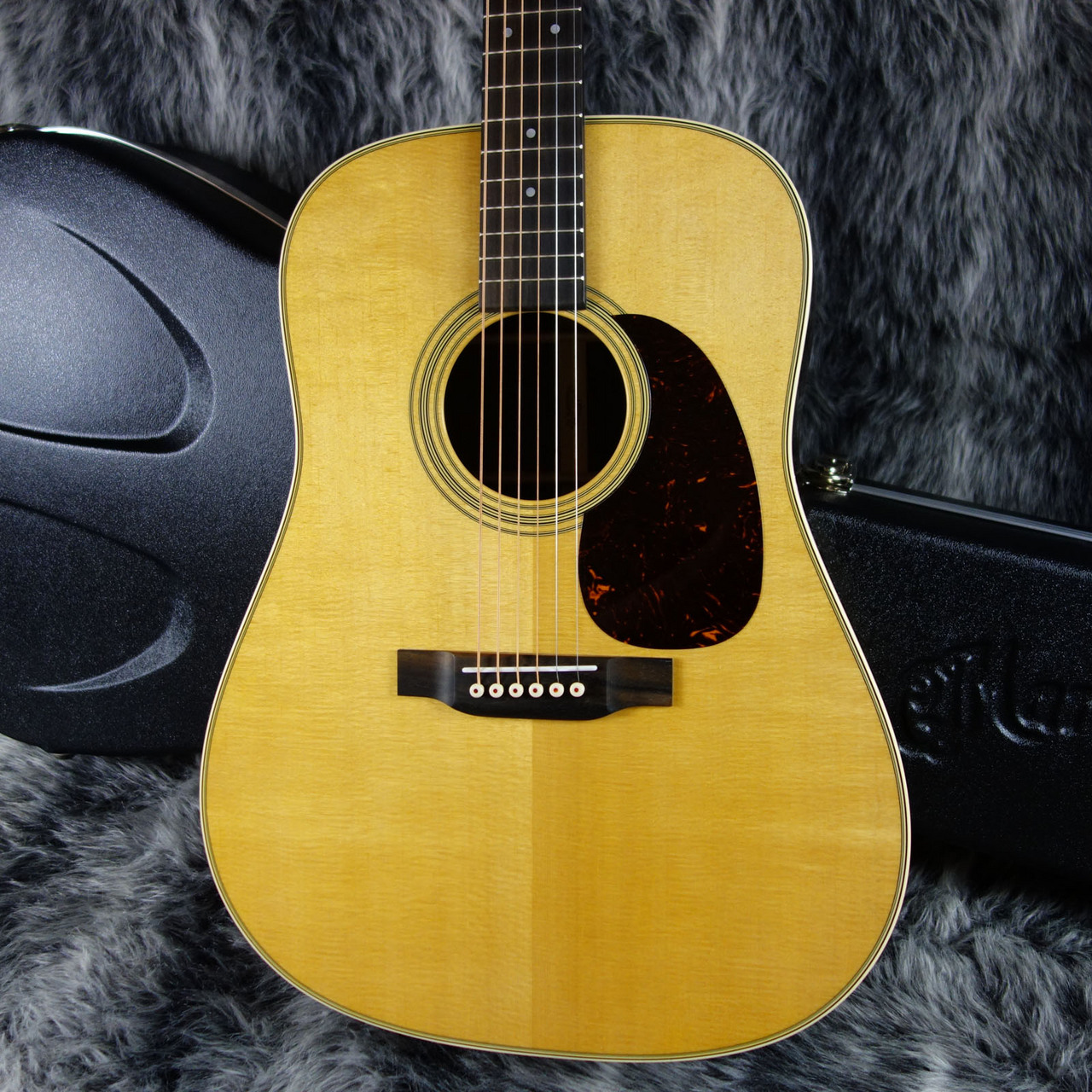 Martin D-28 Standard