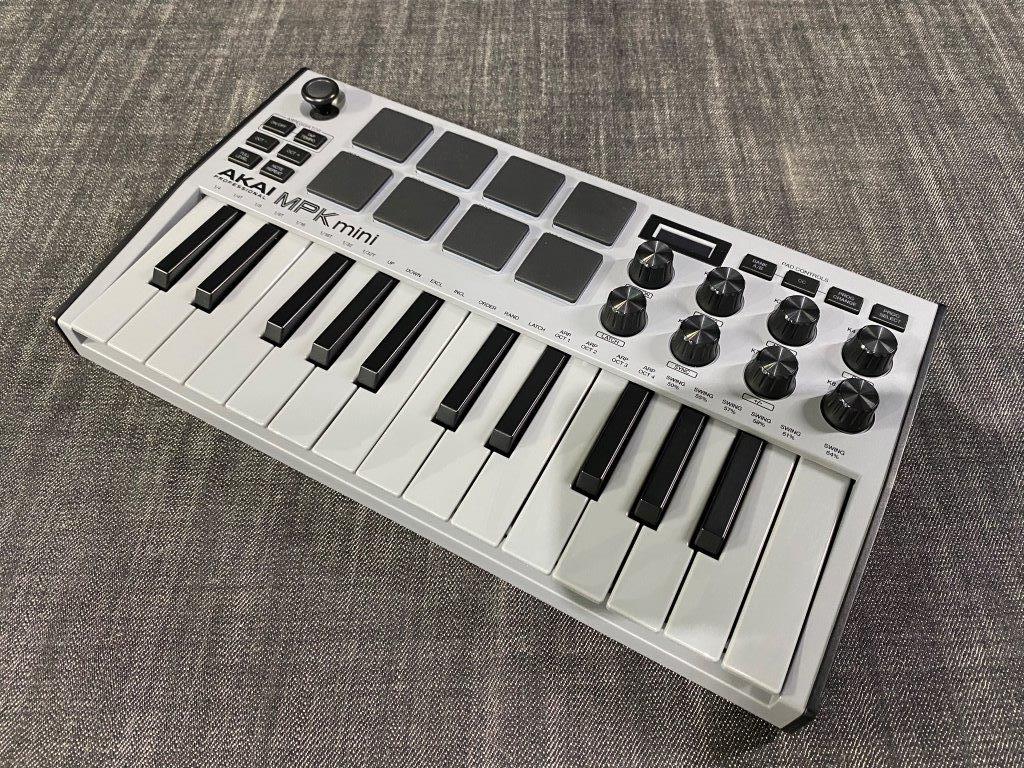 AKAI MPK mini