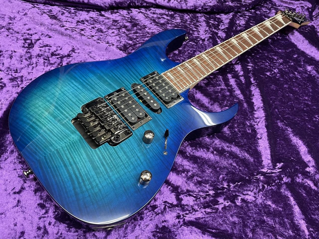 アイバニーズを代表するIbanez RG370FMZ - ギター