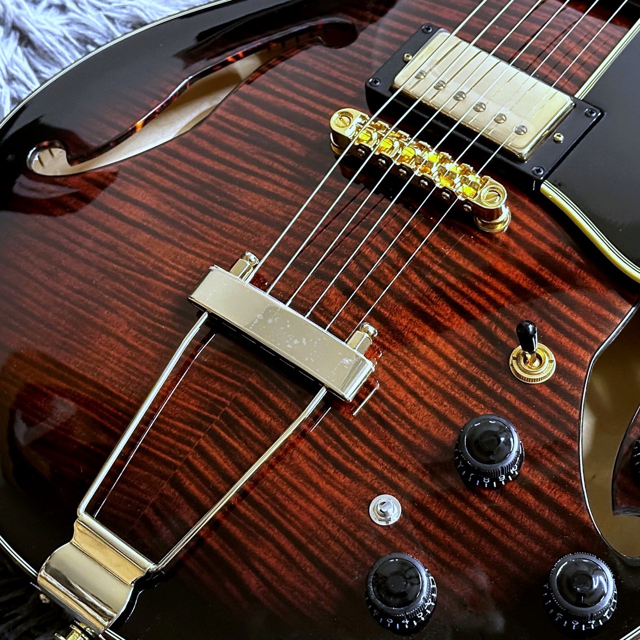 Ibanez AMH100FM-DVS (Dark Violin Sunburst) -AM Artcore