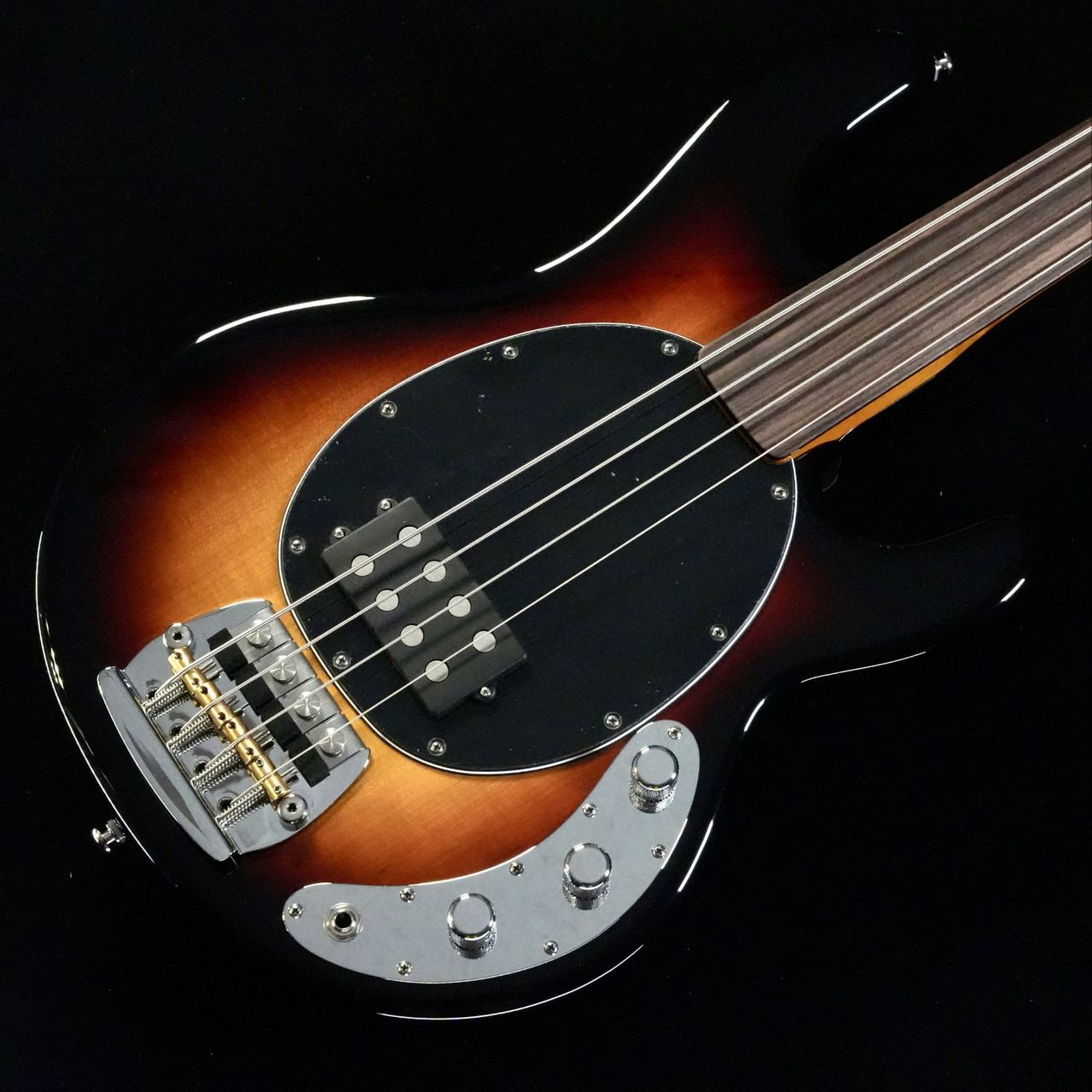 ベース musicman stingray MUSICMAN STINGRAY SPECIAL 4 R【現物画像】【S/N:K03574】【重量