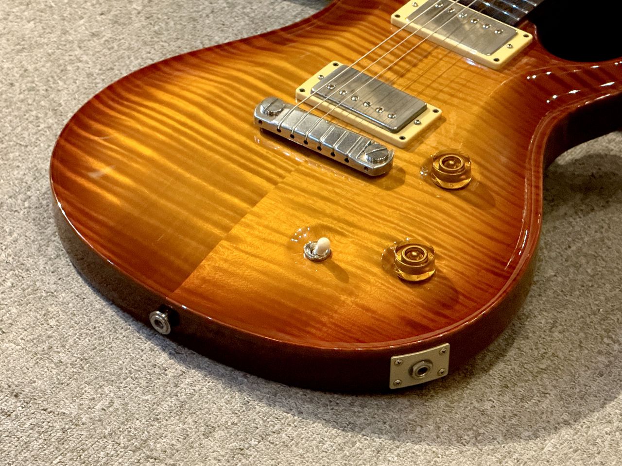 Paul Reed Smith(PRS) McCarty 1st 10Top Rosewood Neck Violin Amber