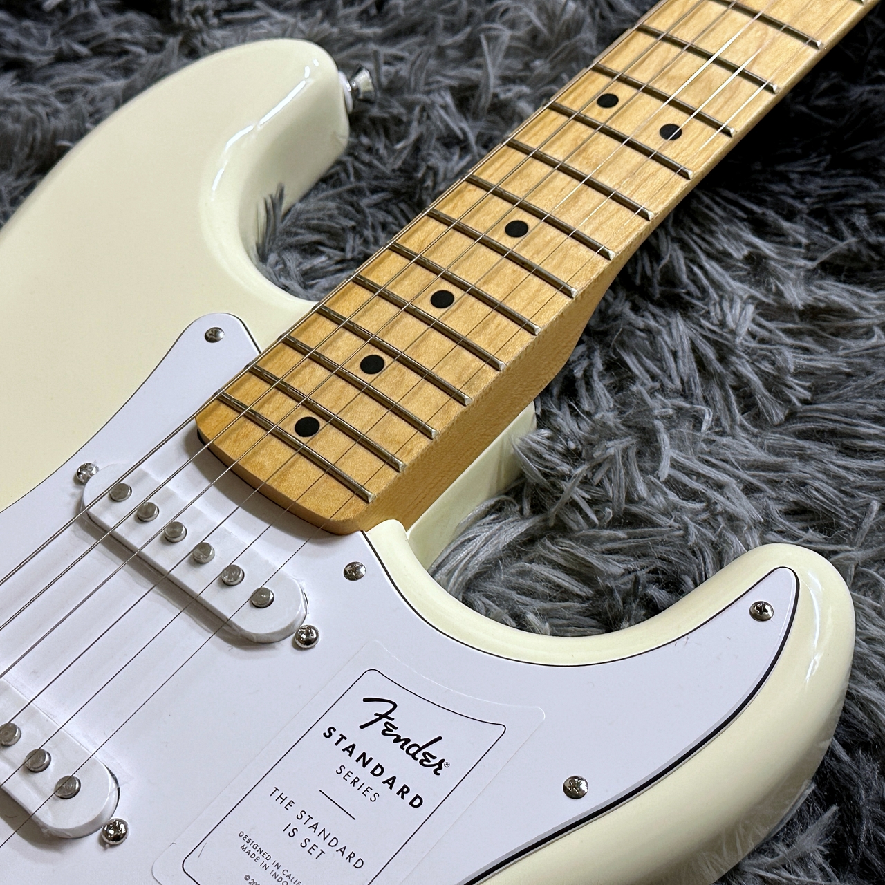 Fender Standard Series エレキギター アイボリー Fender Standard Series エレキギター アイボリー Fender Standard