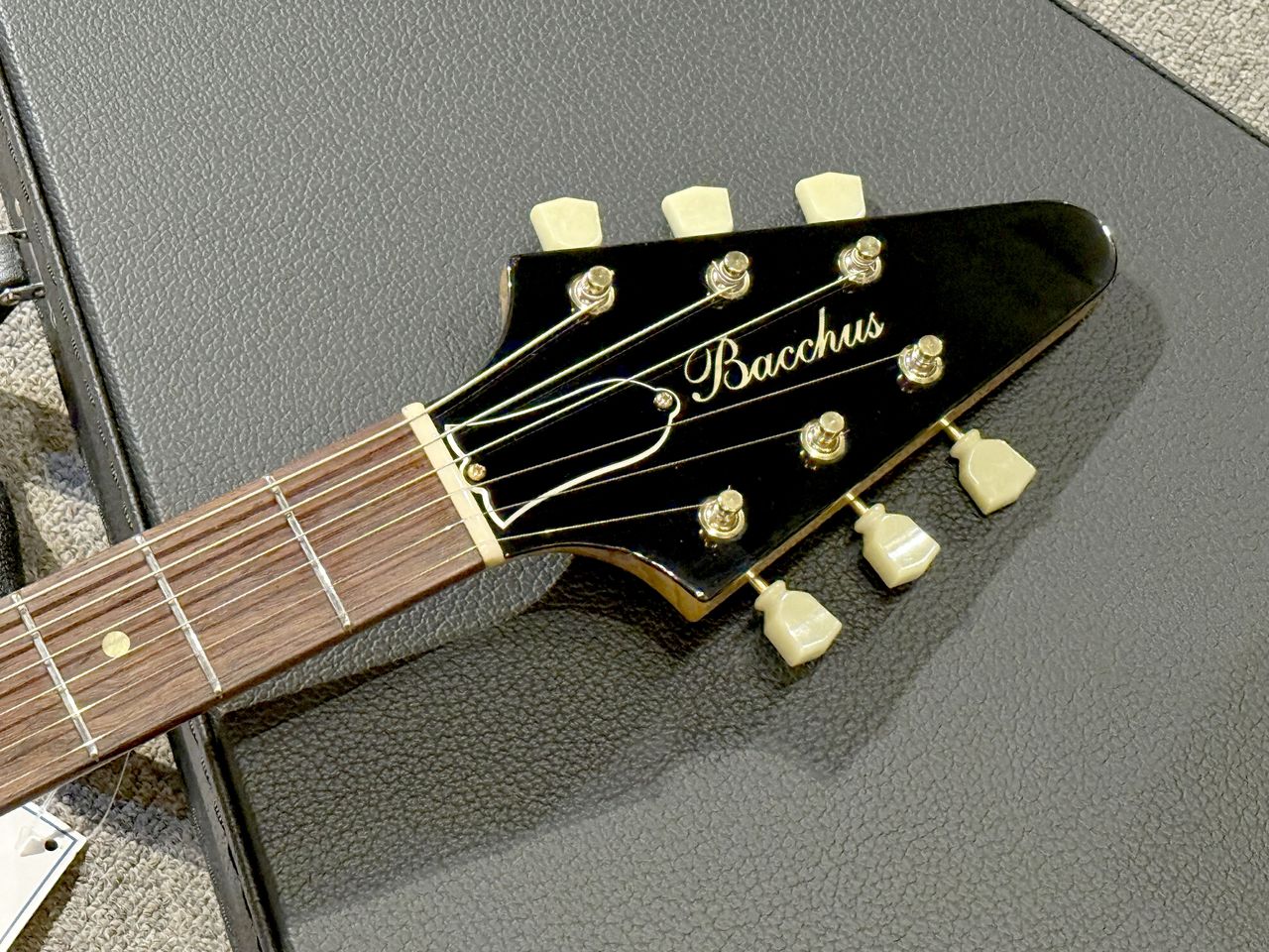 ⭐️美品激レア品⭐️ ゴーフィッシュTheTakeBacker10.6B Bacchus BFV-2010K Korina V（中古）【楽器検索デジマート】