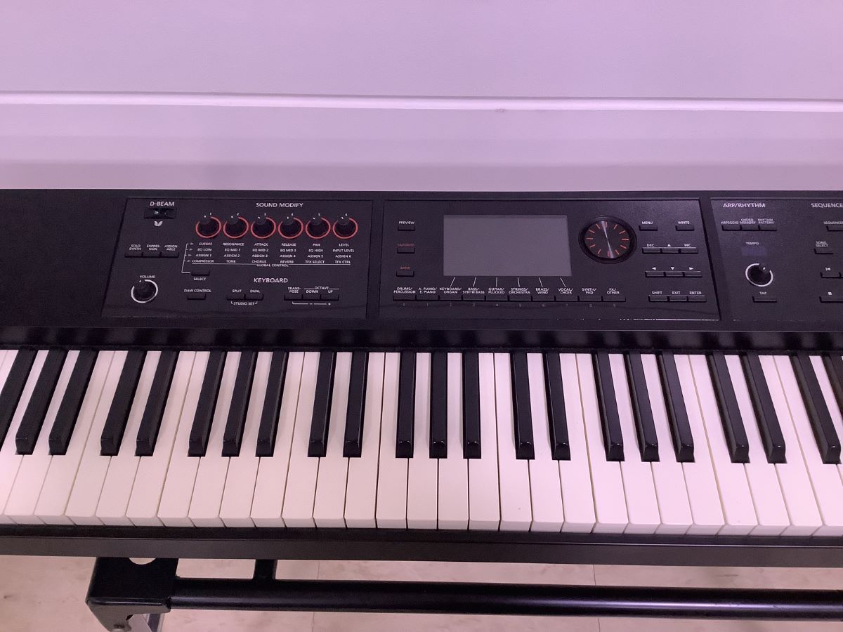 中古 Roland FA-08 シンセサイザー - 鍵盤楽器