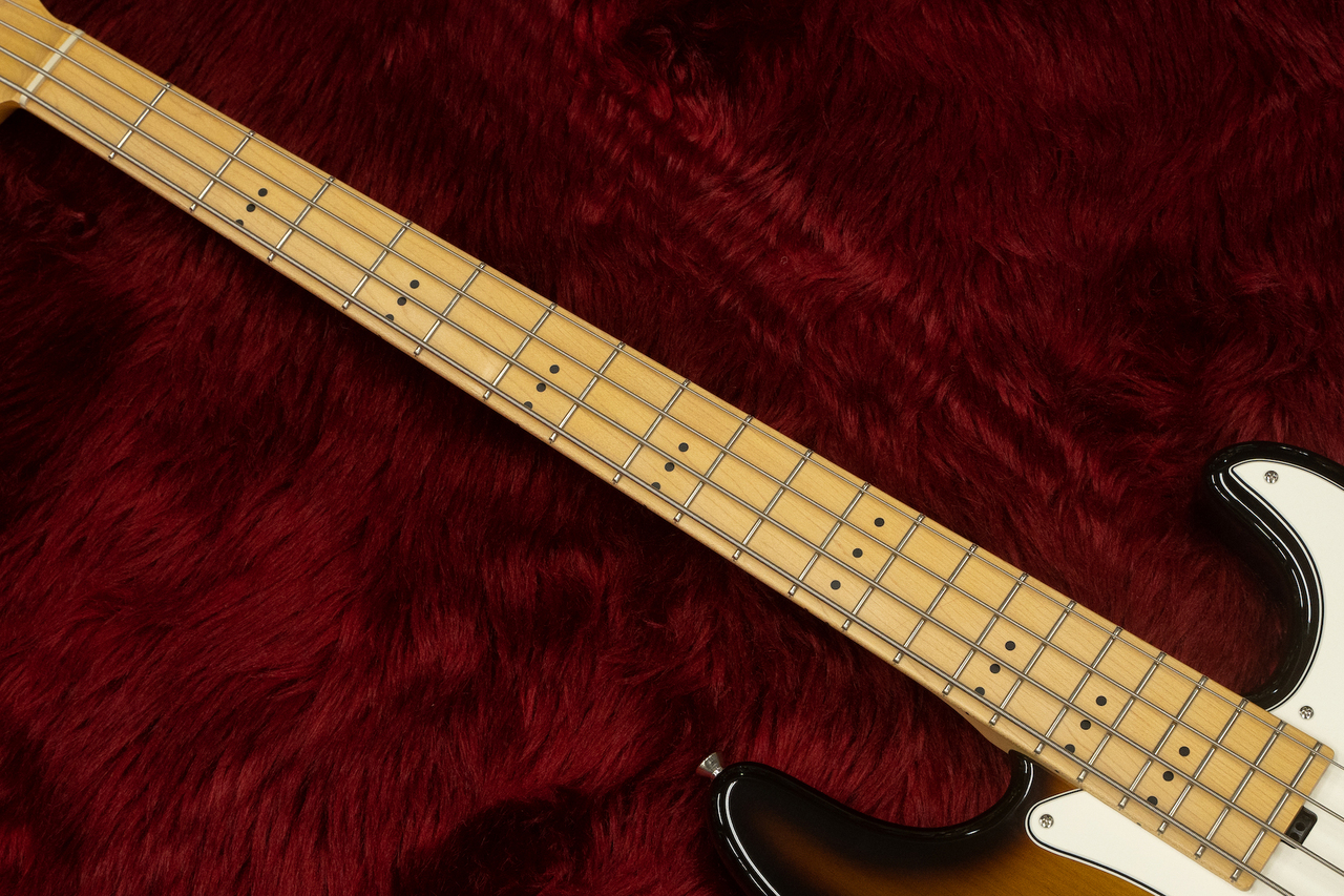 Three Dots Guitars プレシジョンベース(EMGのPU仕様) Three Dots Guitars プレシジョンベース(EMGのPU仕様)