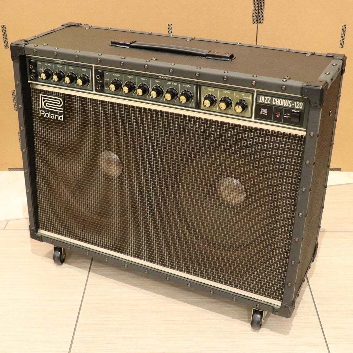 Roland JC-120JT Jazz Chorus 【梅田店】（中古/送料無料）【楽器検索