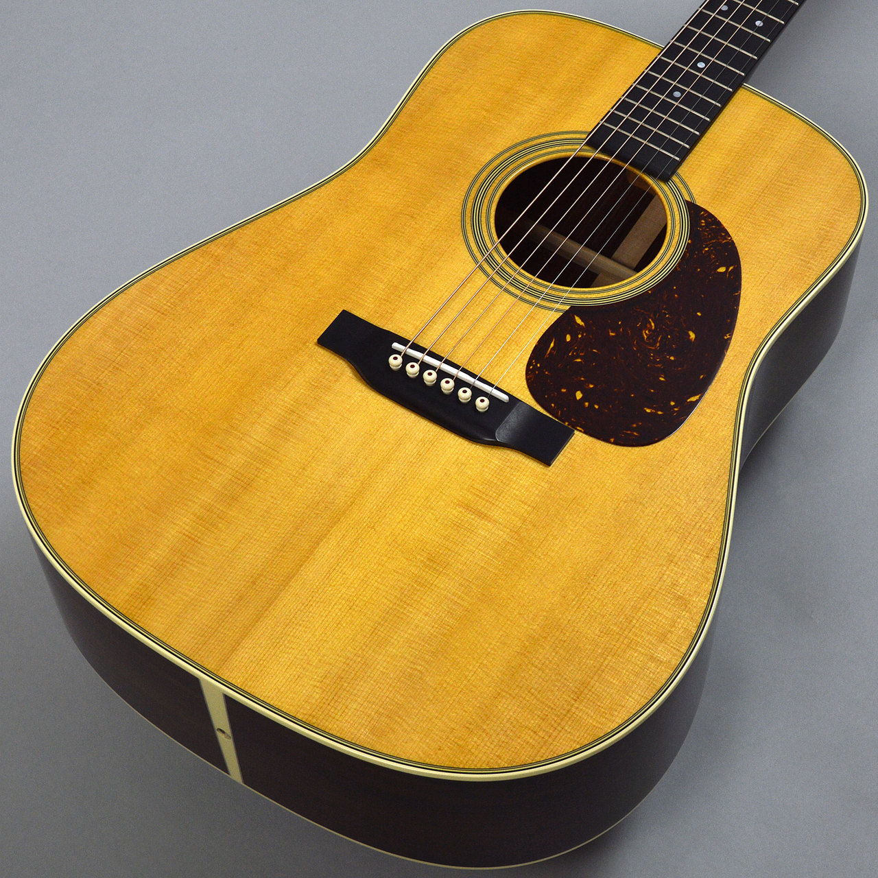 Martin D-28 Standard