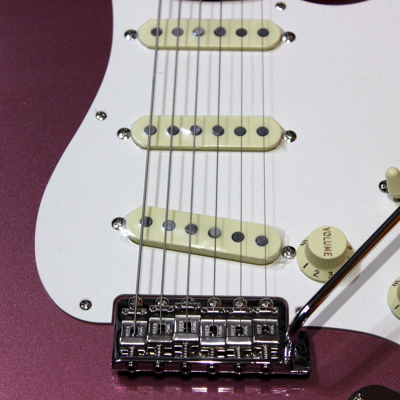 Fender Limited Char Stratocaster Burgundy 2024年製です（中古