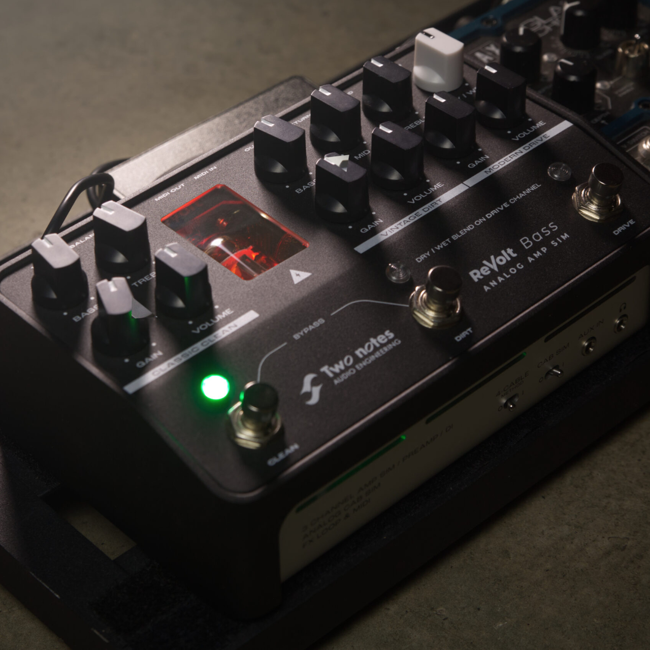Two Notes ReVolt Bass（新品/送料無料）【楽器検索デジマート】
