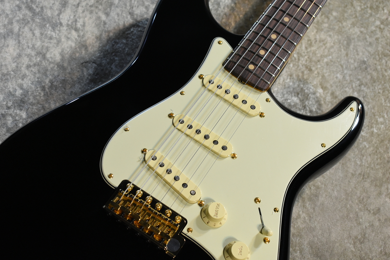 Fender LTD American Vintage II 1961 Stratocaster Gold Hardware