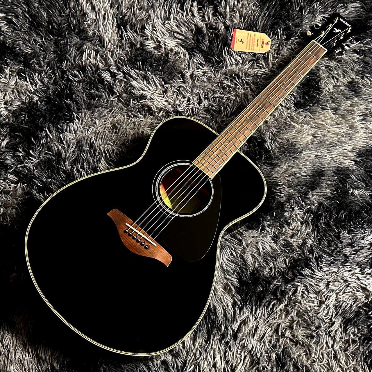 YAMAHA FS820 BL (Black) 【定番ビギナー向けアコギ】【通販限定