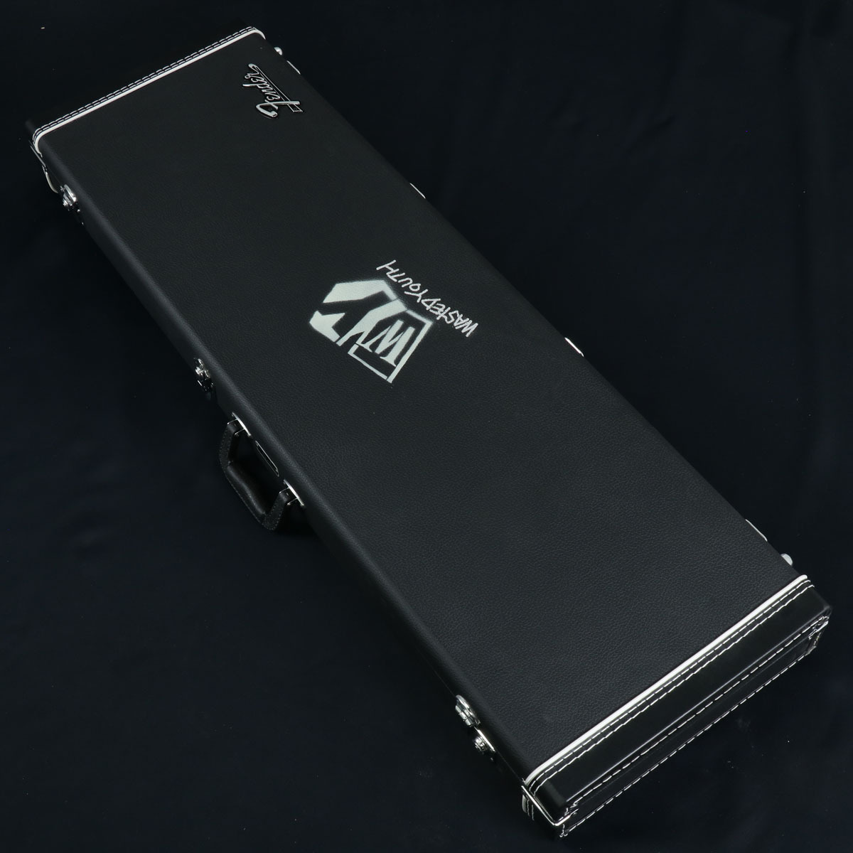 LIMITED WASTED YOUTH MUSTANG®BASS Fender Fender Japan Launches Exclusive Wasted Youth Collaboration