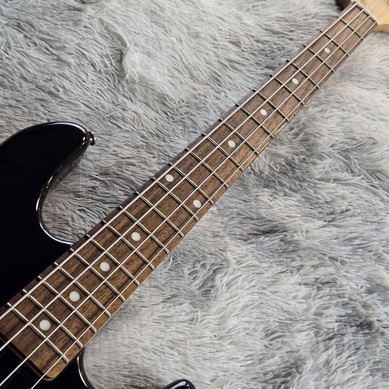 G&L Tribute Series L-2000 ‐ Black【現物画像】【4.37kg】（中古/送料