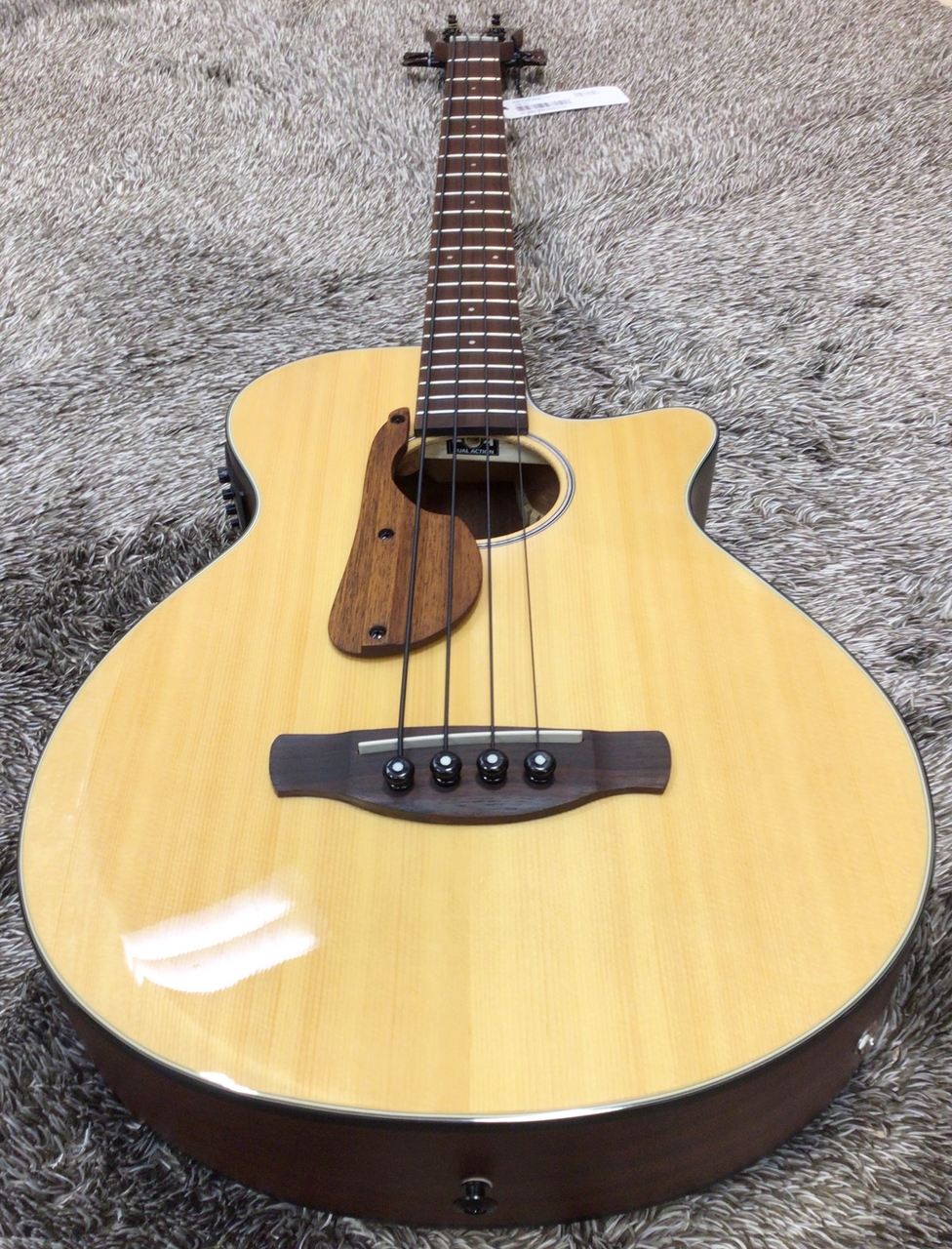 Ibanez AEGB30E-NTG( Natural High Gloss Top, Satin back and sides