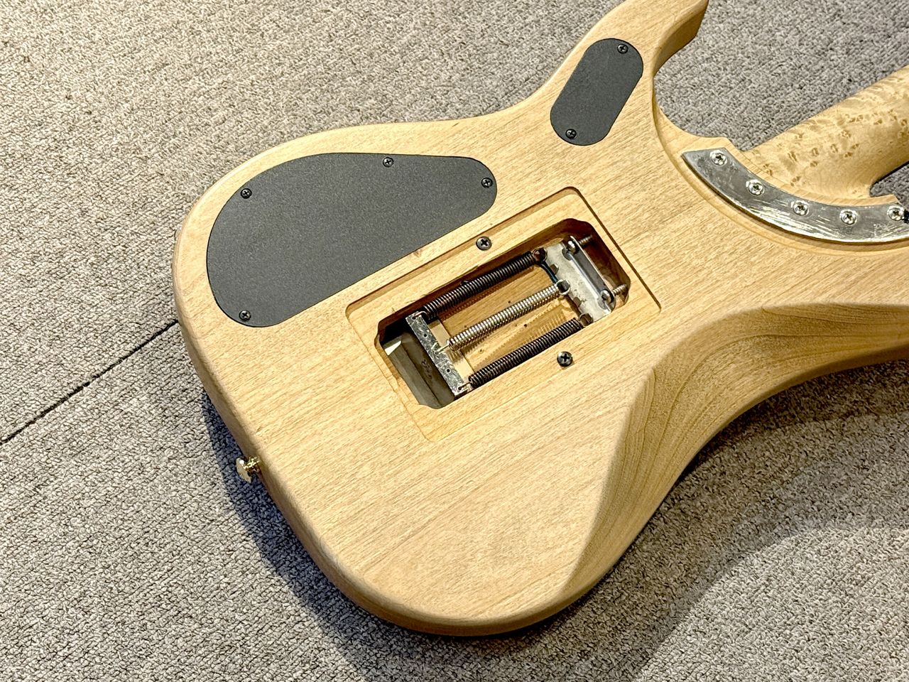 Washburn Nuno Bettencourt Signature N4 Vintage（中古）【楽器検索