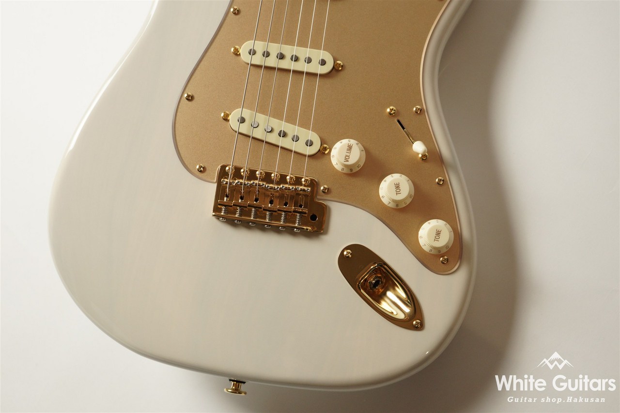 momose MC2-STD/R - Olympic White / Gold Acrylic PG / Gold Parts